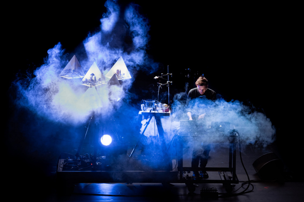 Moritz Simon Geist mit Musikrobotern, Nemo Biennale 2020 © Foto Quentin Chevrier