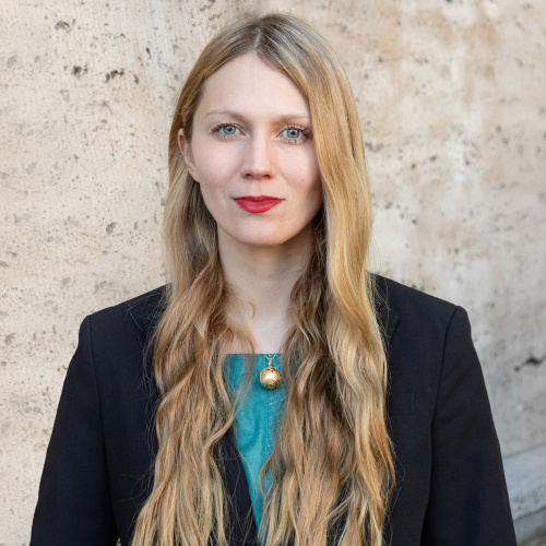 Dr. Kira Vinke