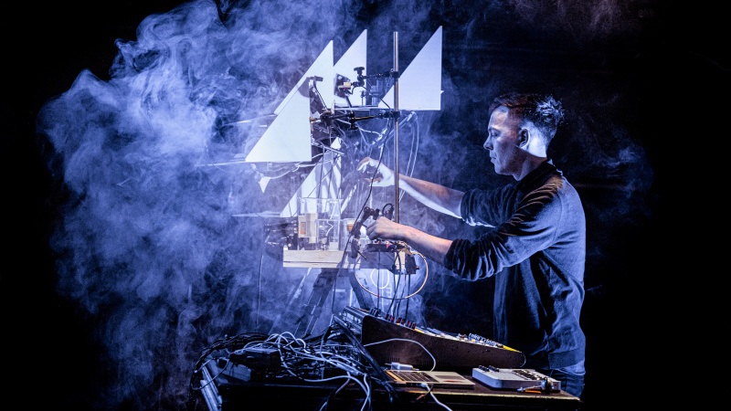 Science Notes: Sound and Noise feat. Moritz Simon Geist